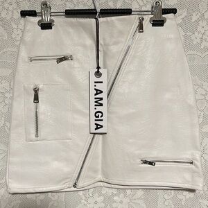 NWT I.AM.GIA Courtney 2.0 White Diagonal Zipper Skirt